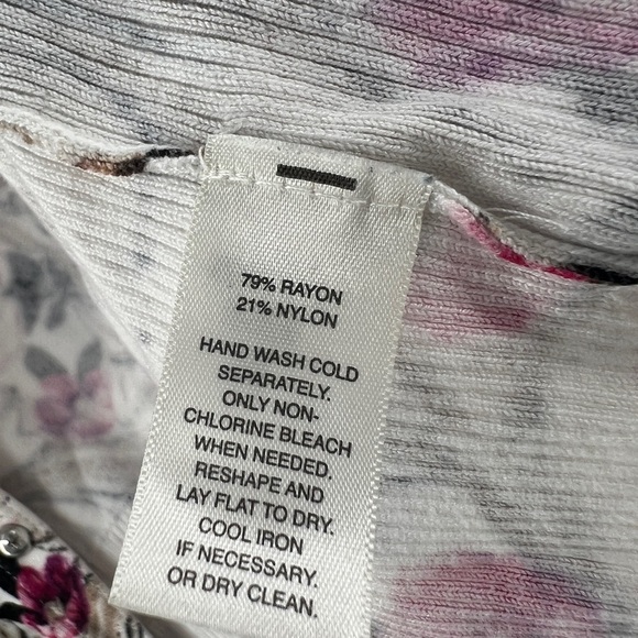 White House black market white red floral cardigan size XXS - Picture 4 of 6